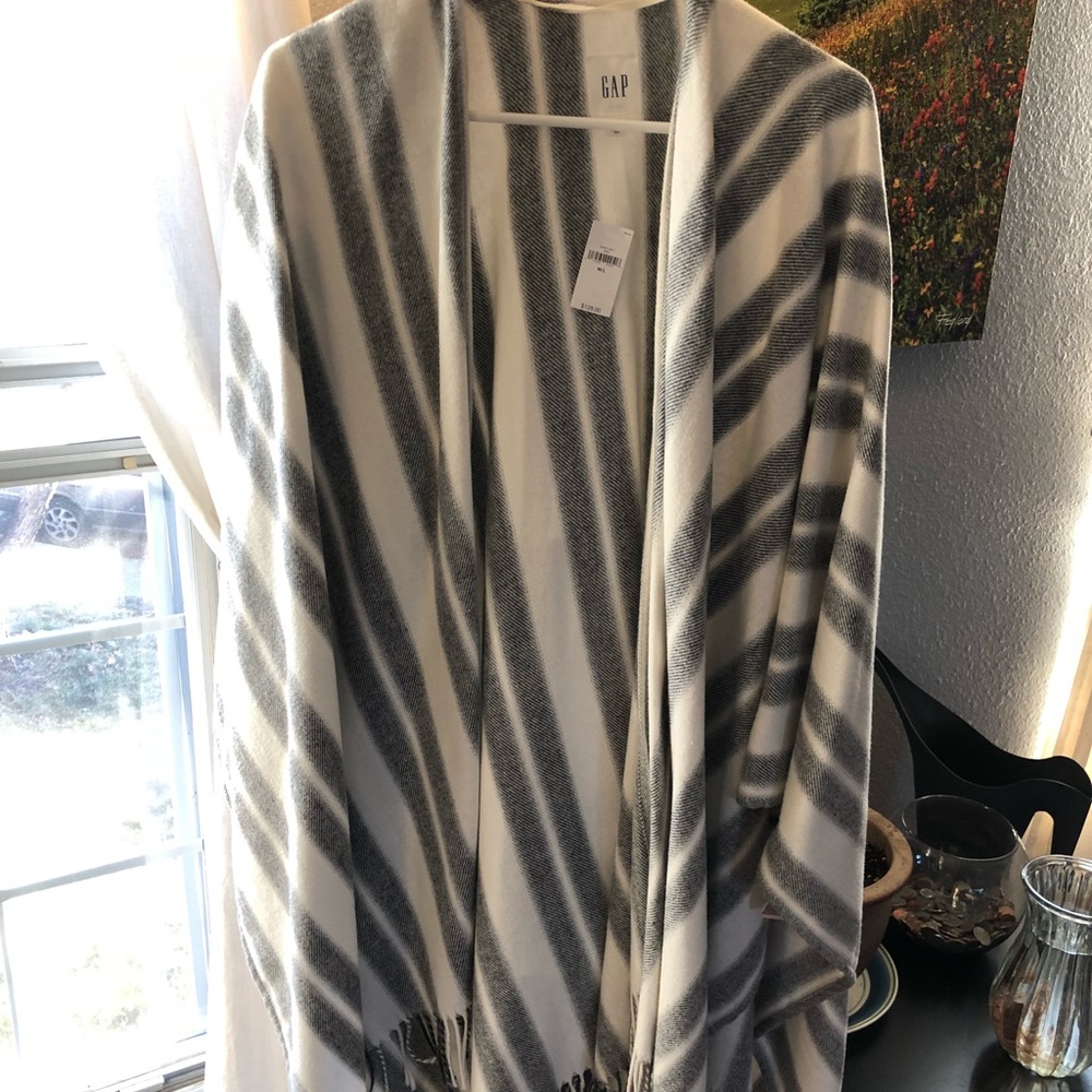 Brand New GAP gray and white stripe open shawl
